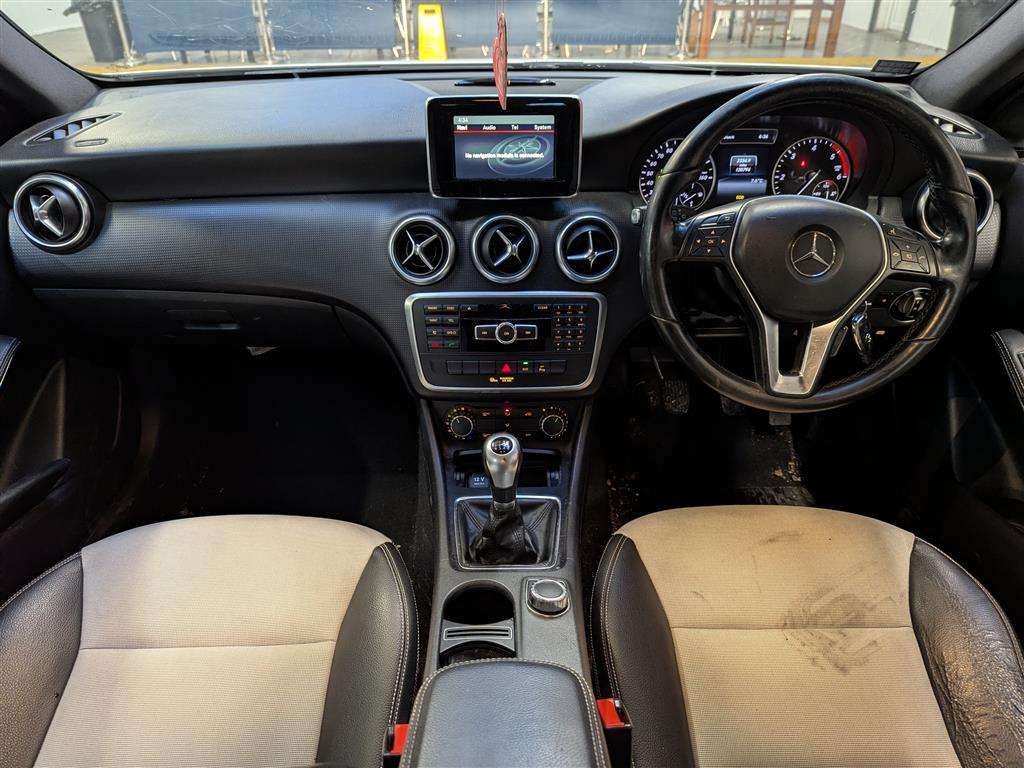 <p>2014 MERCEDES-BENZ A180 SE ECO CDI</p>