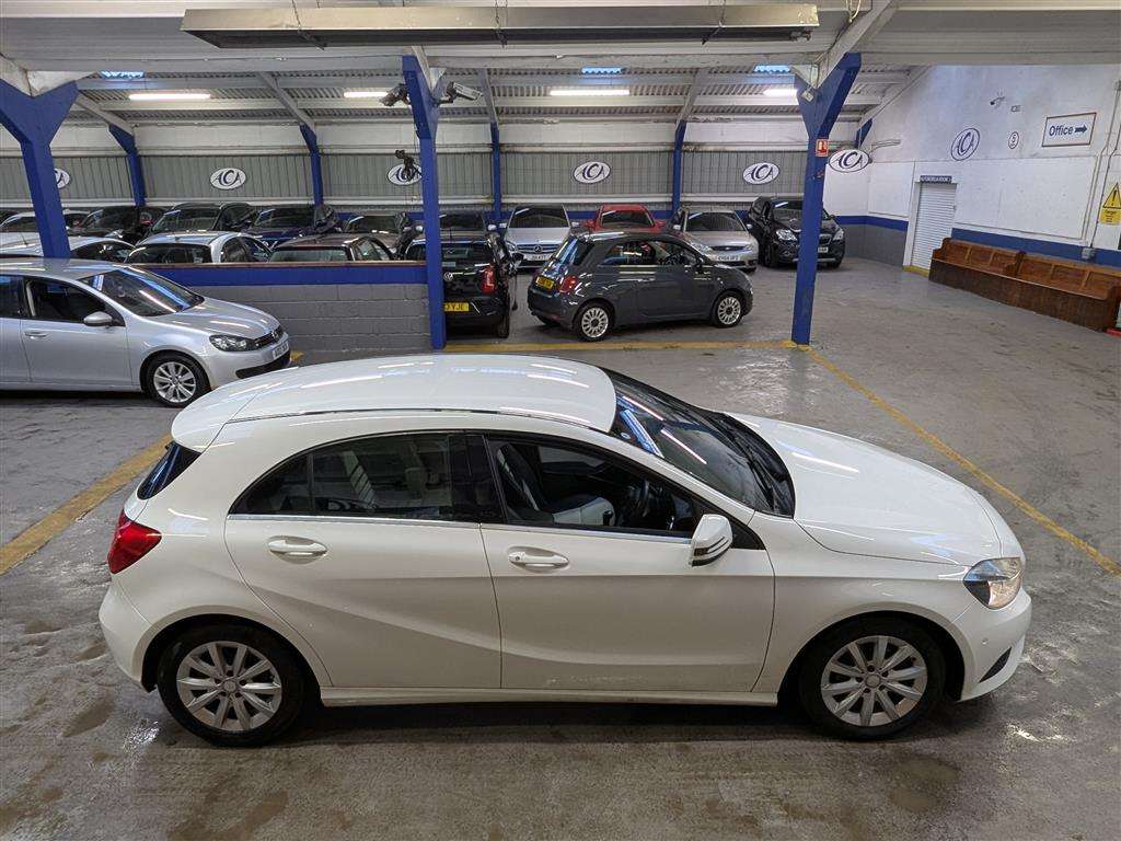 <p>2014 MERCEDES-BENZ A180 SE ECO CDI</p>