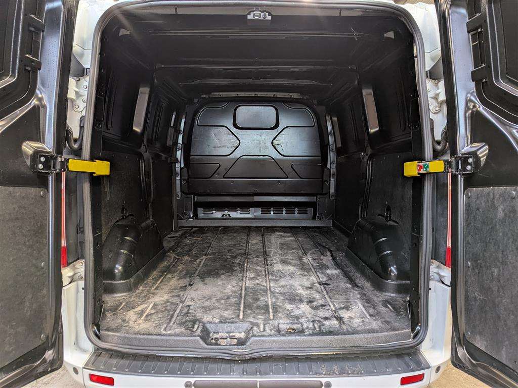 <p>2014 FORD TRANSIT CUSTOM 270 LTD E-</p>