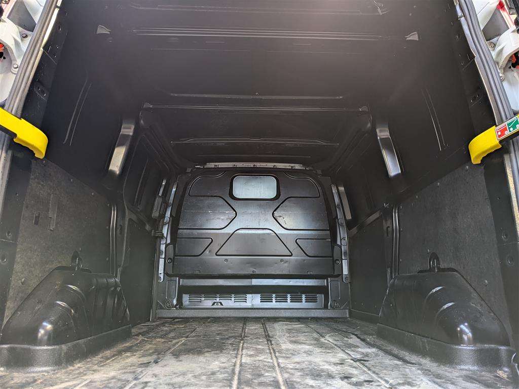 <p>2014 FORD TRANSIT CUSTOM 270 LTD E-</p>