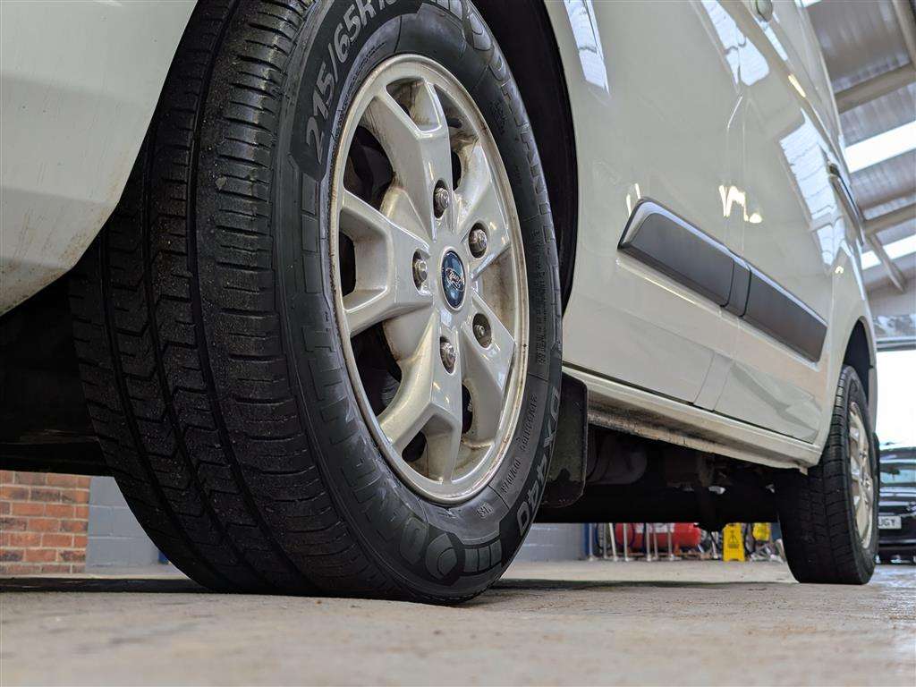 <p>2014 FORD TRANSIT CUSTOM 270 LTD E-</p>