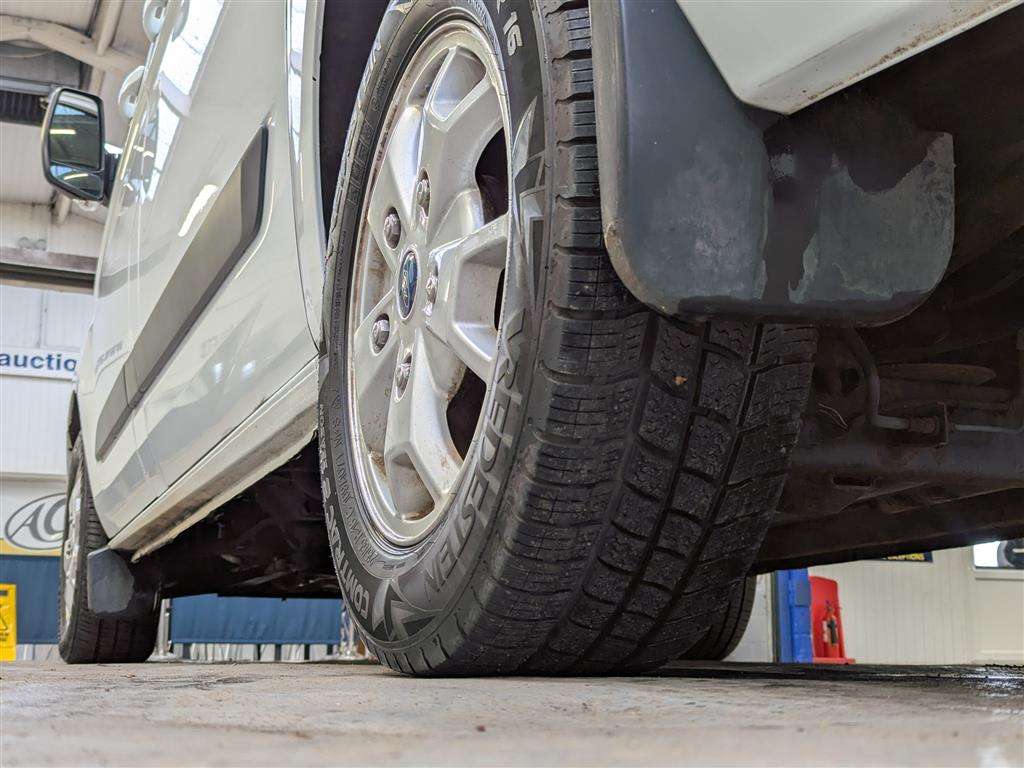 <p>2014 FORD TRANSIT CUSTOM 270 LTD E-</p>