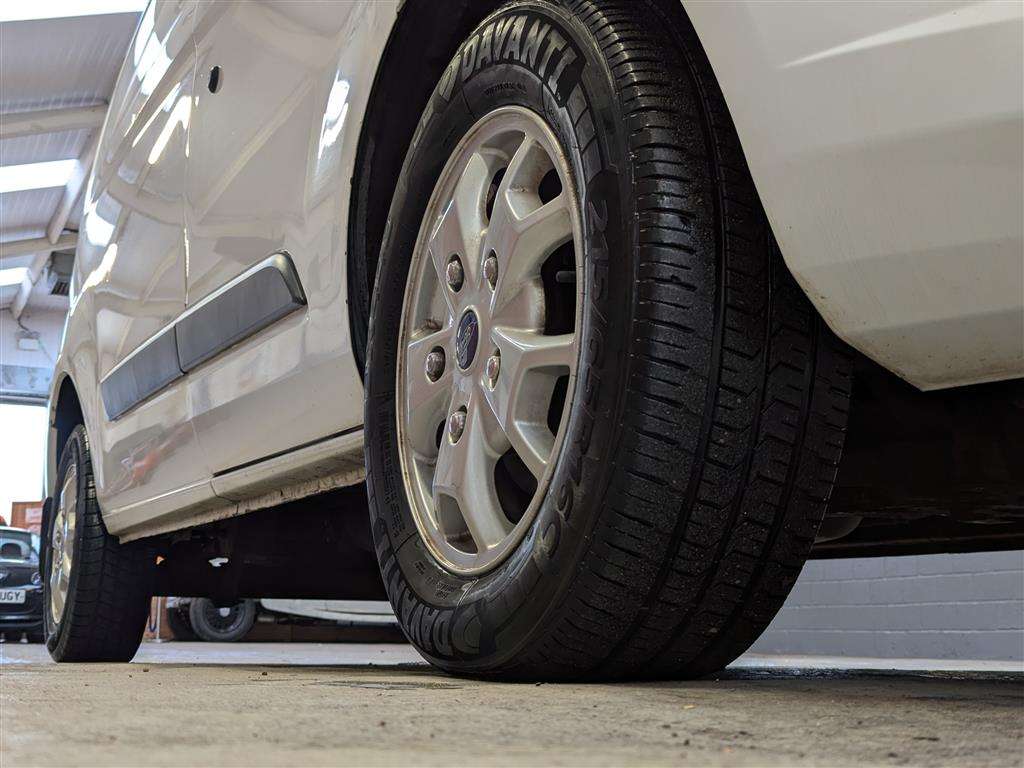 <p>2014 FORD TRANSIT CUSTOM 270 LTD E-</p>