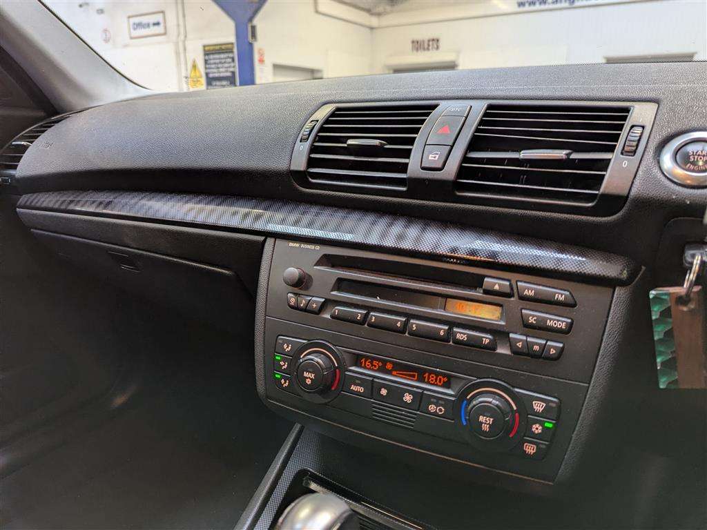 <p>2006 BMW 118I SPORT AUTO</p>