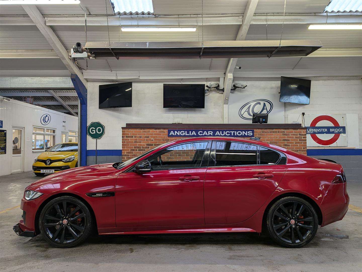 <p>2016 JAGUAR XE R-SPORT D AUTO</p>