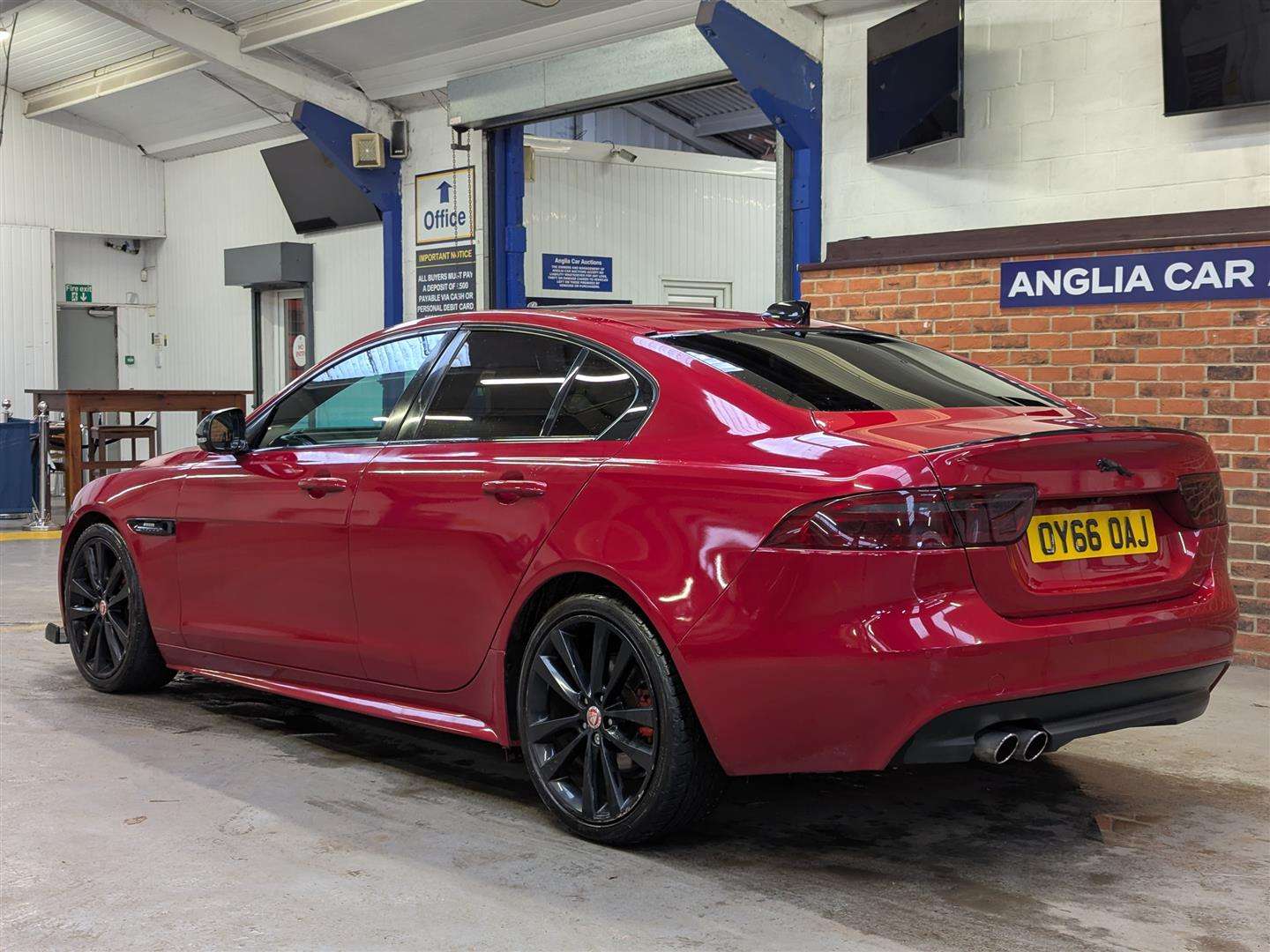 <p>2016 JAGUAR XE R-SPORT D AUTO</p>