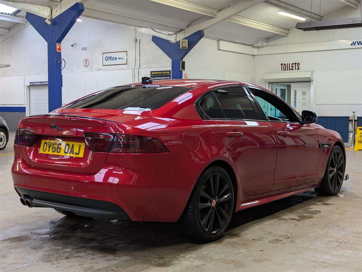 <p>2016 JAGUAR XE R-SPORT D AUTO</p>