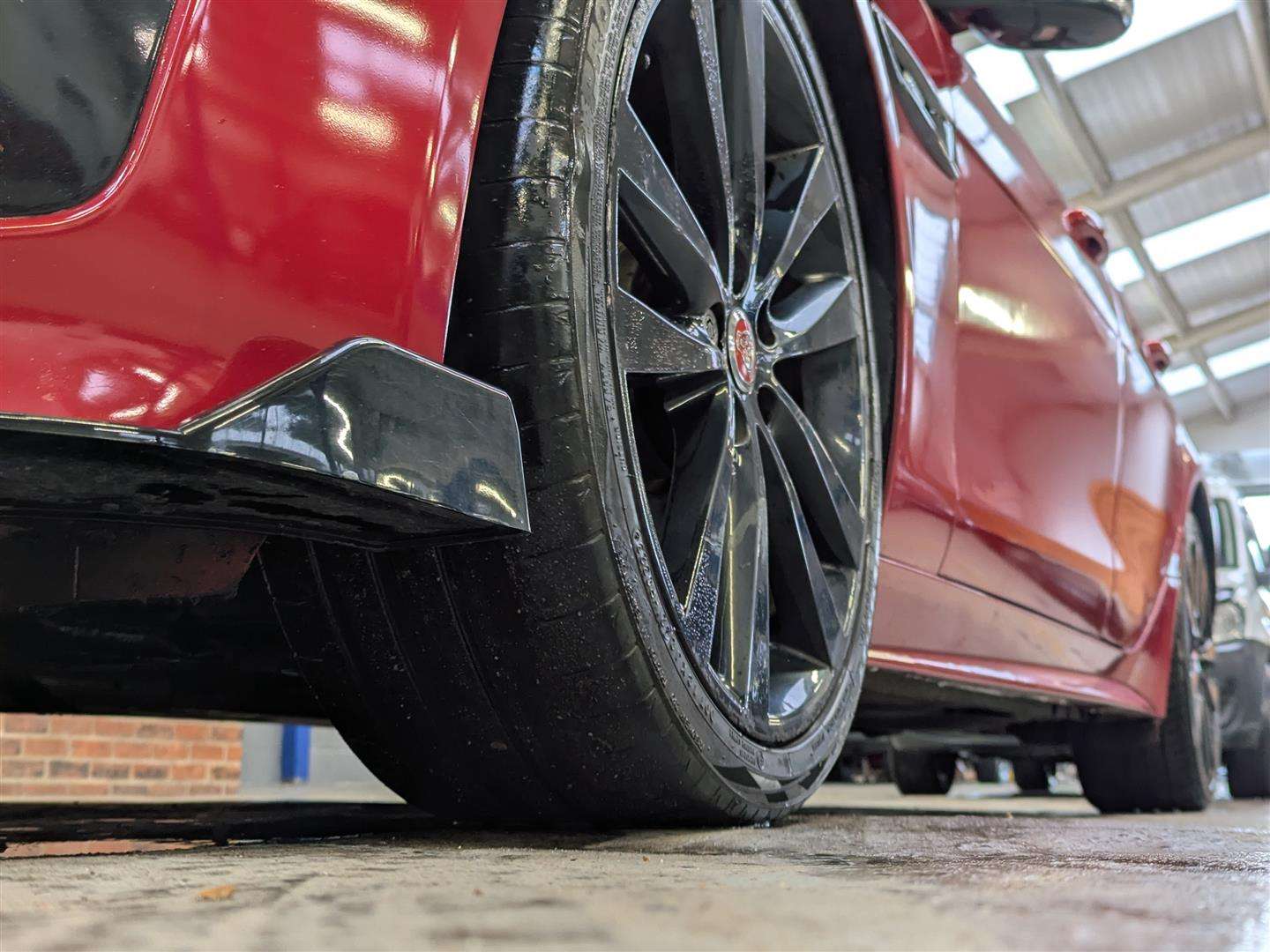 <p>2016 JAGUAR XE R-SPORT D AUTO</p>