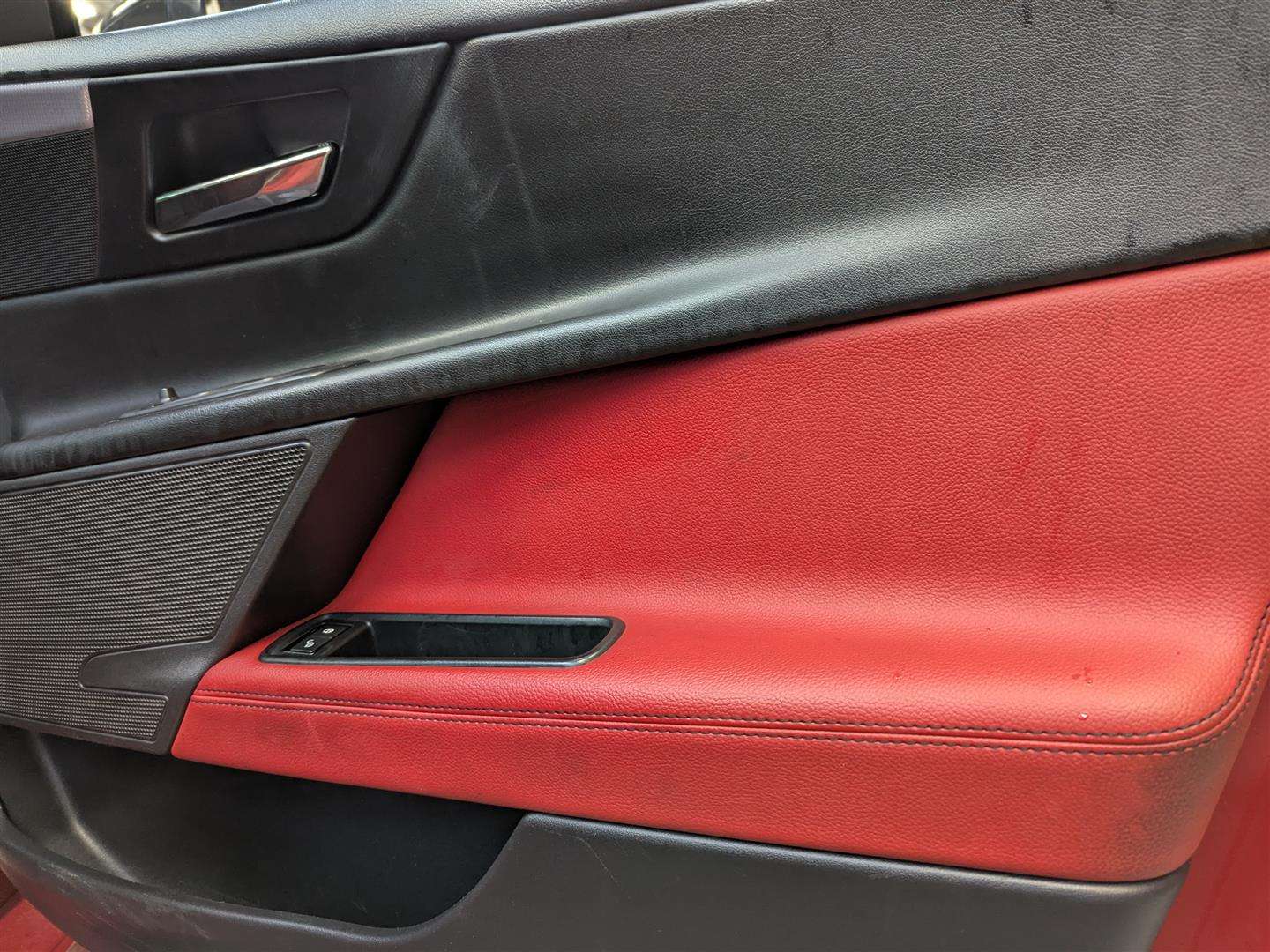 <p>2016 JAGUAR XE R-SPORT D AUTO</p>