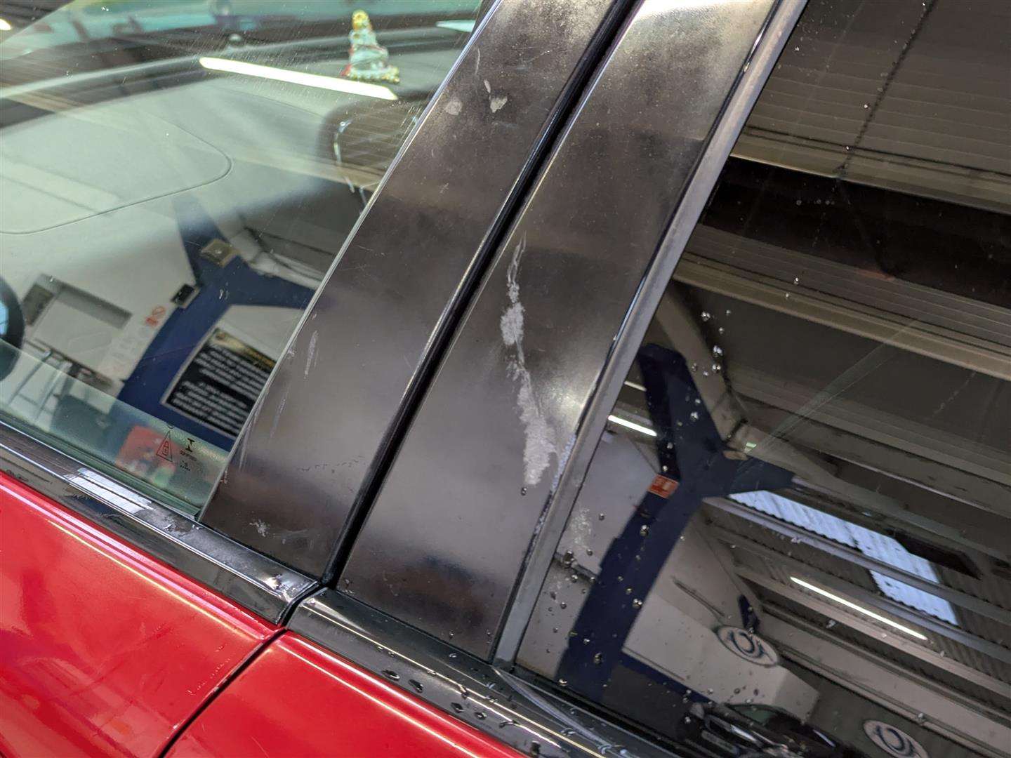 <p>2016 JAGUAR XE R-SPORT D AUTO</p>