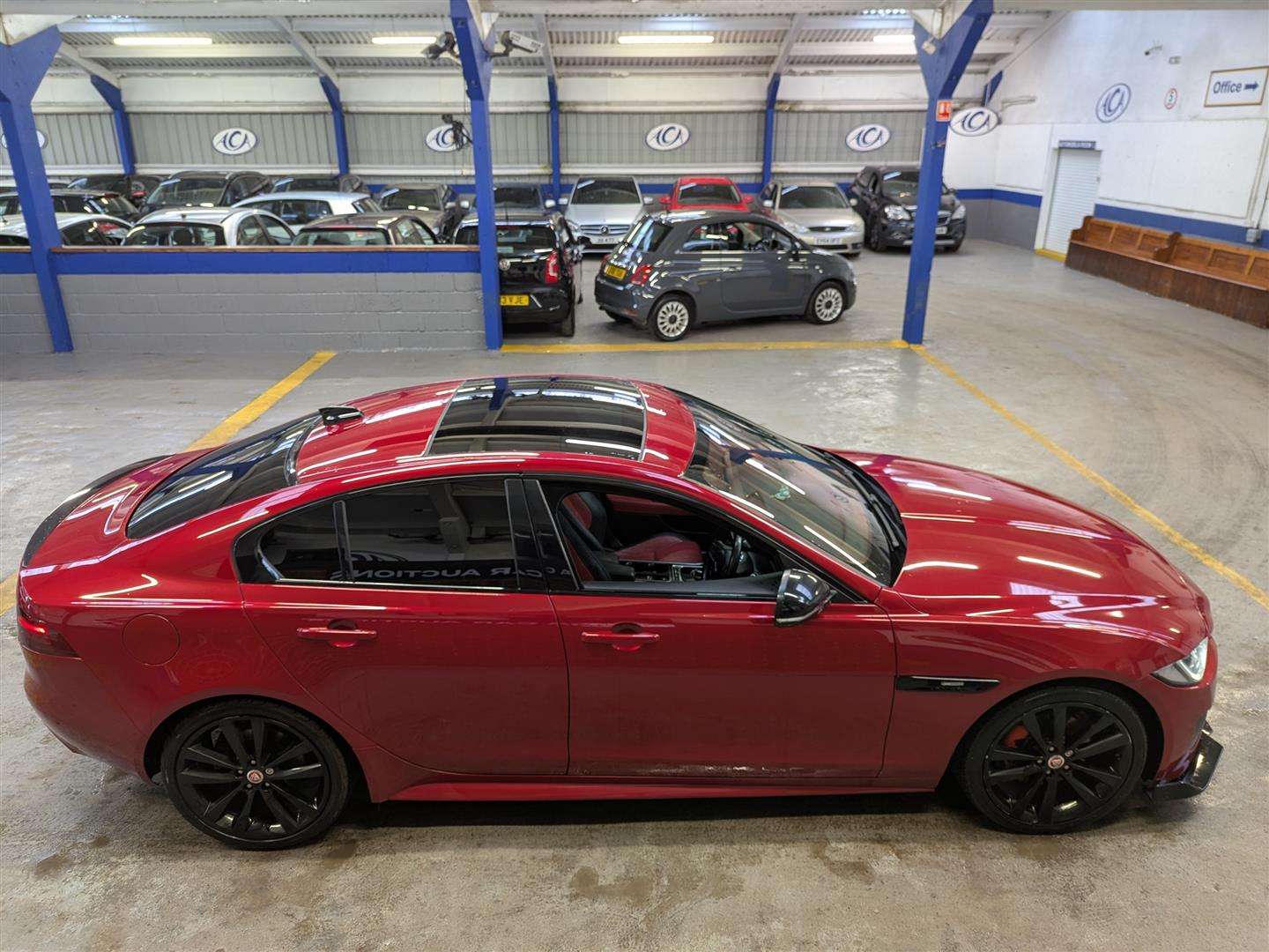 <p>2016 JAGUAR XE R-SPORT D AUTO</p>