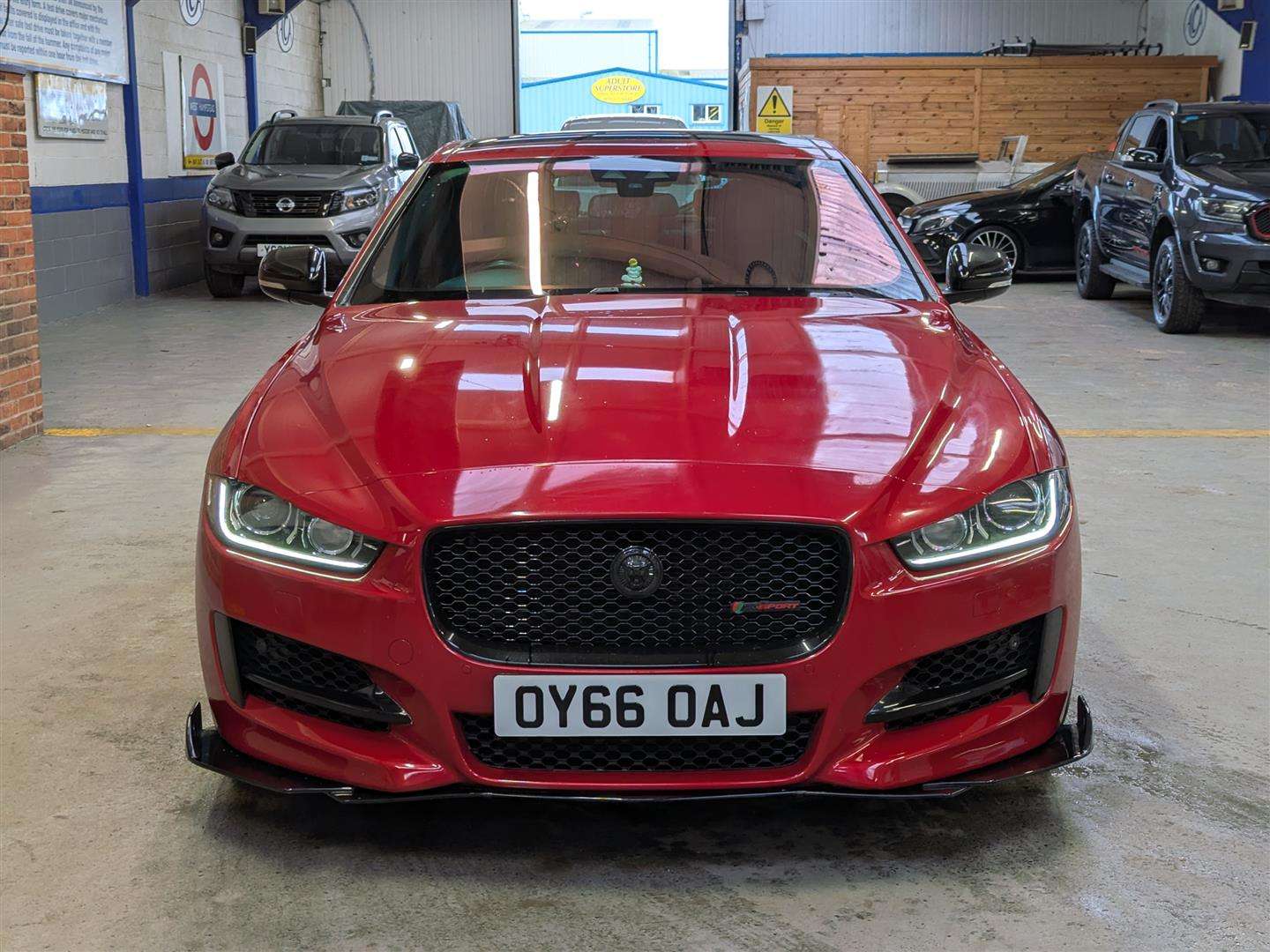 <p>2016 JAGUAR XE R-SPORT D AUTO</p>