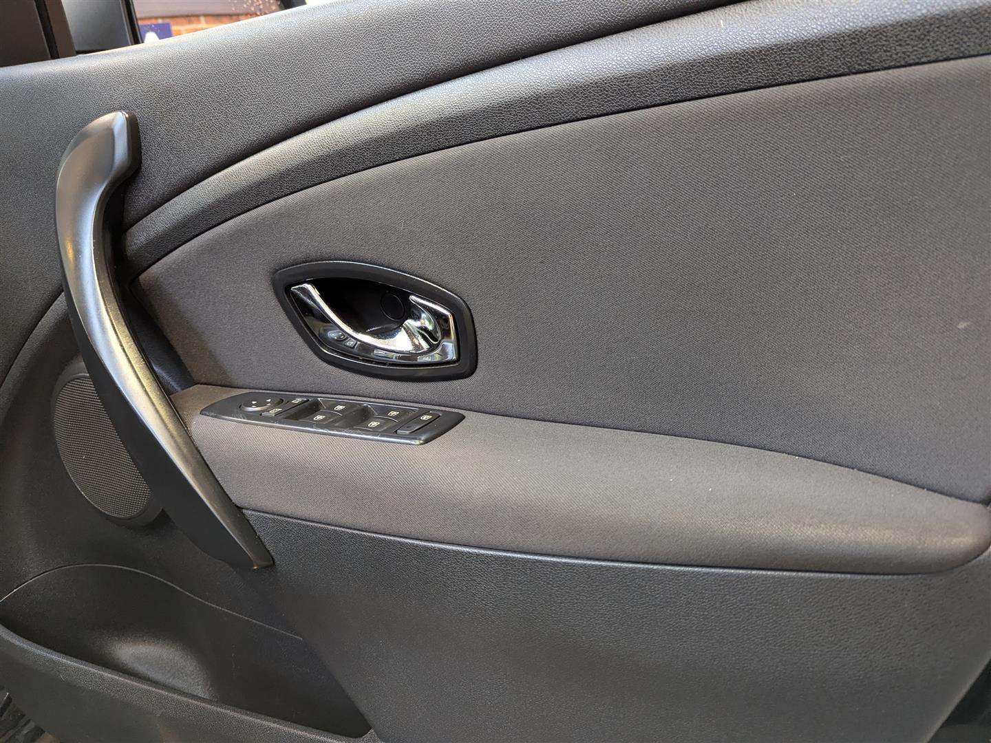 <p>2013 RENAULT MEGANE D-QUE TT ENERGY DC</p>