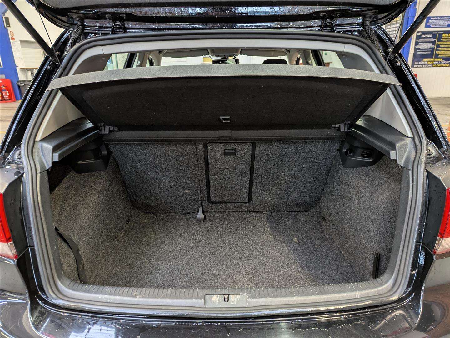 <p>2012 VOLKSWAGEN GOLF MATCH TDI B-TECH DSG</p>