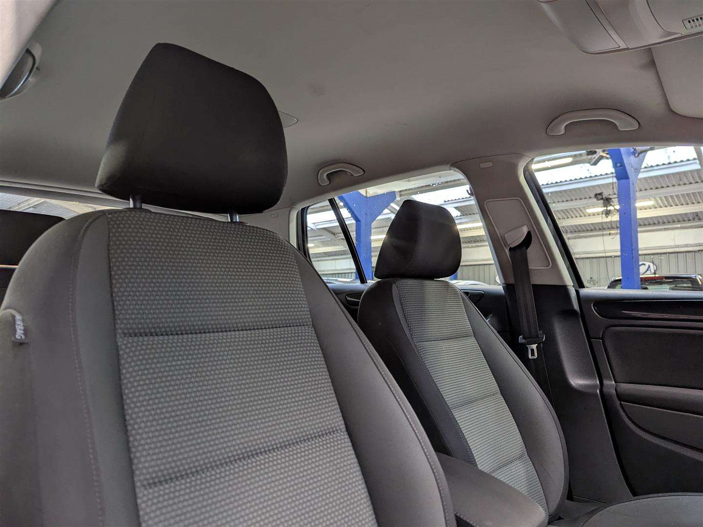 <p>2012 VOLKSWAGEN GOLF MATCH TDI B-TECH DSG</p>