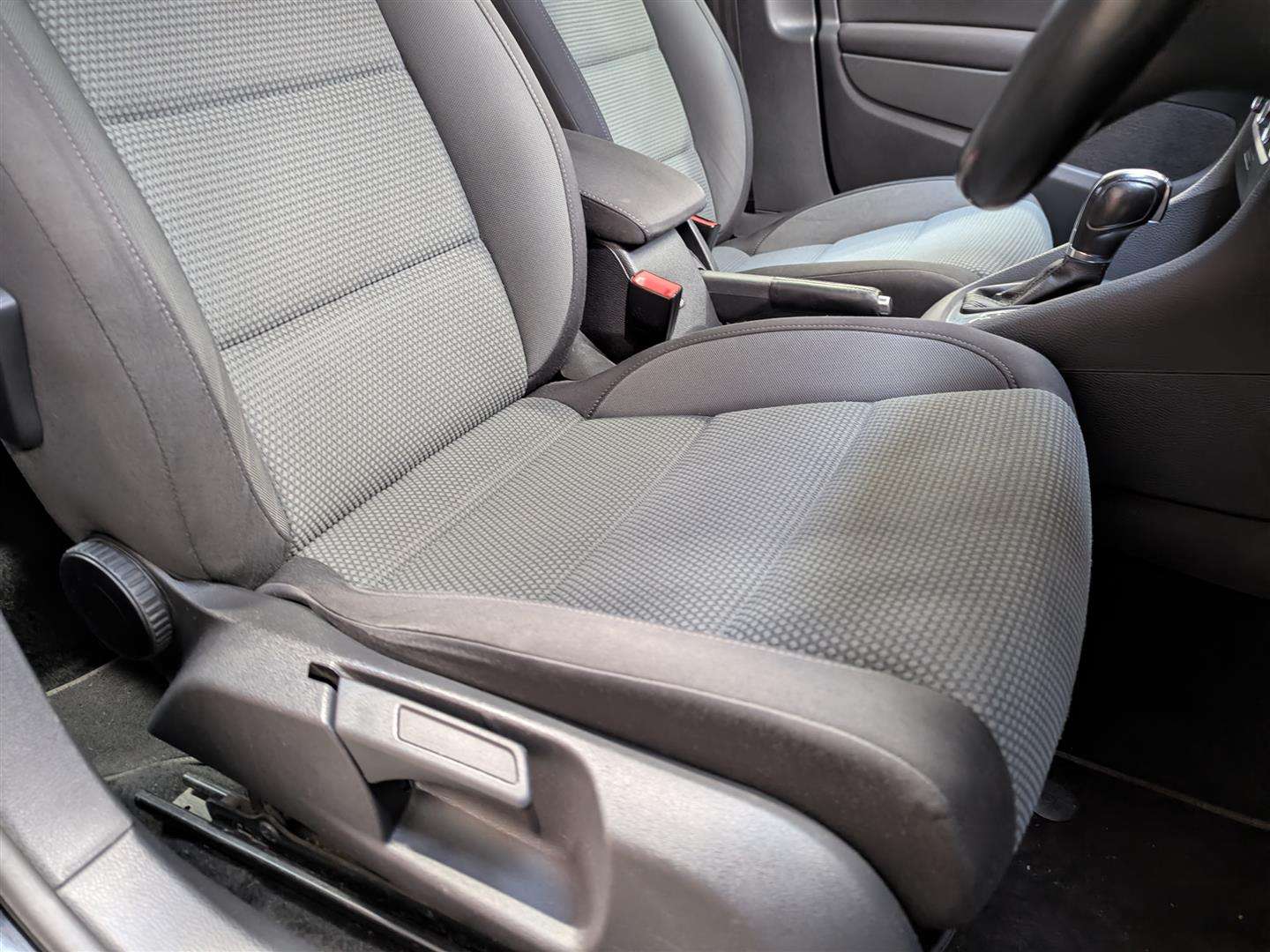 <p>2012 VOLKSWAGEN GOLF MATCH TDI B-TECH DSG</p>