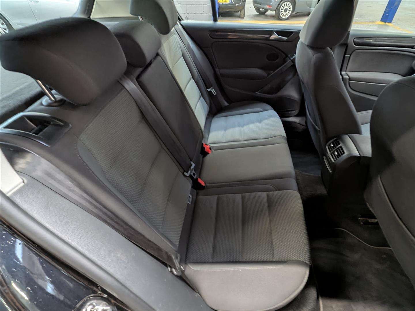 <p>2012 VOLKSWAGEN GOLF MATCH TDI B-TECH DSG</p>