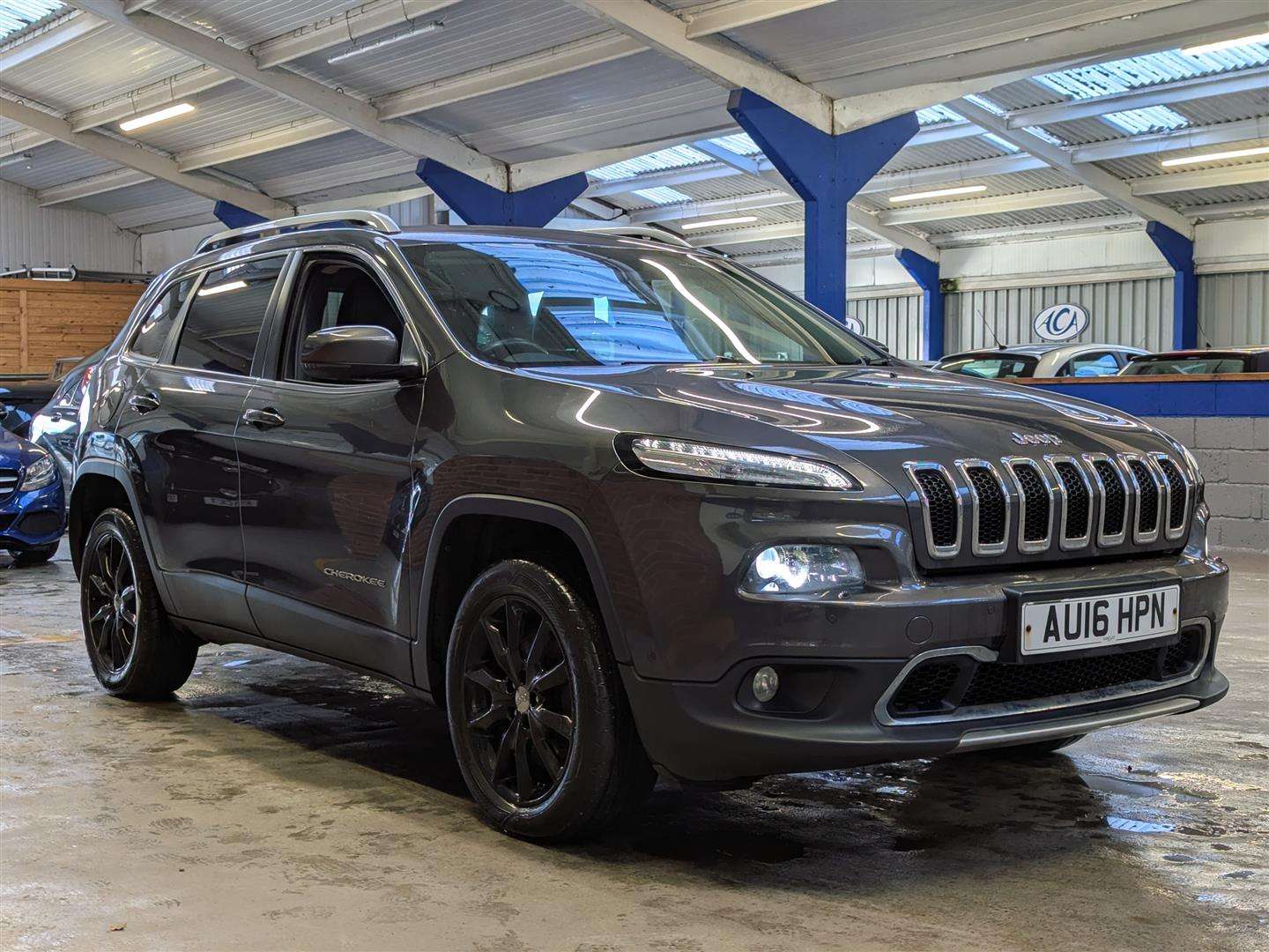 <p>2016 JEEP CHEROKEE LIMITED M-JET 4X</p>
