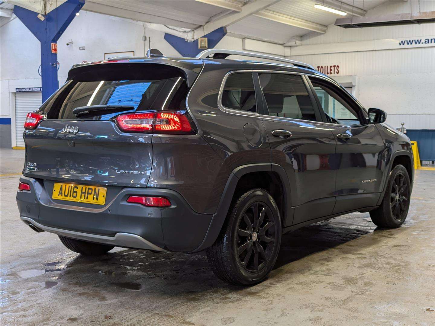 <p>2016 JEEP CHEROKEE LIMITED M-JET 4X</p>