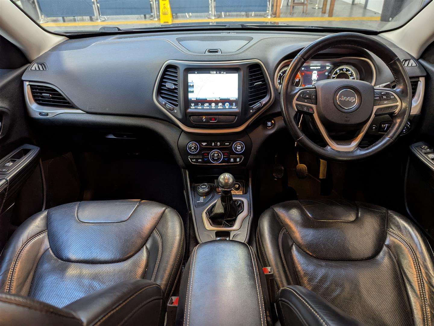 <p>2016 JEEP CHEROKEE LIMITED M-JET 4X</p>