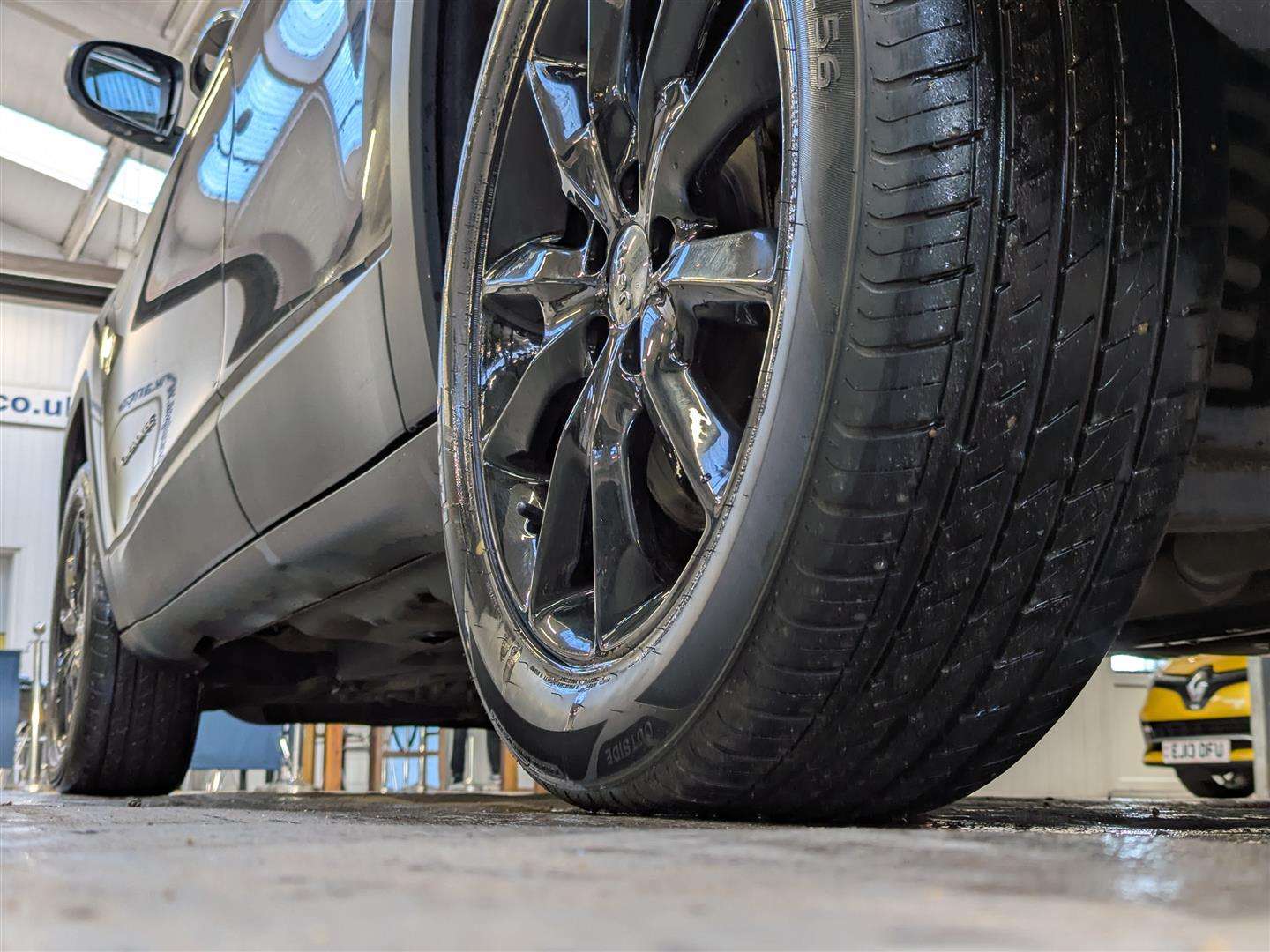 <p>2016 JEEP CHEROKEE LIMITED M-JET 4X</p>