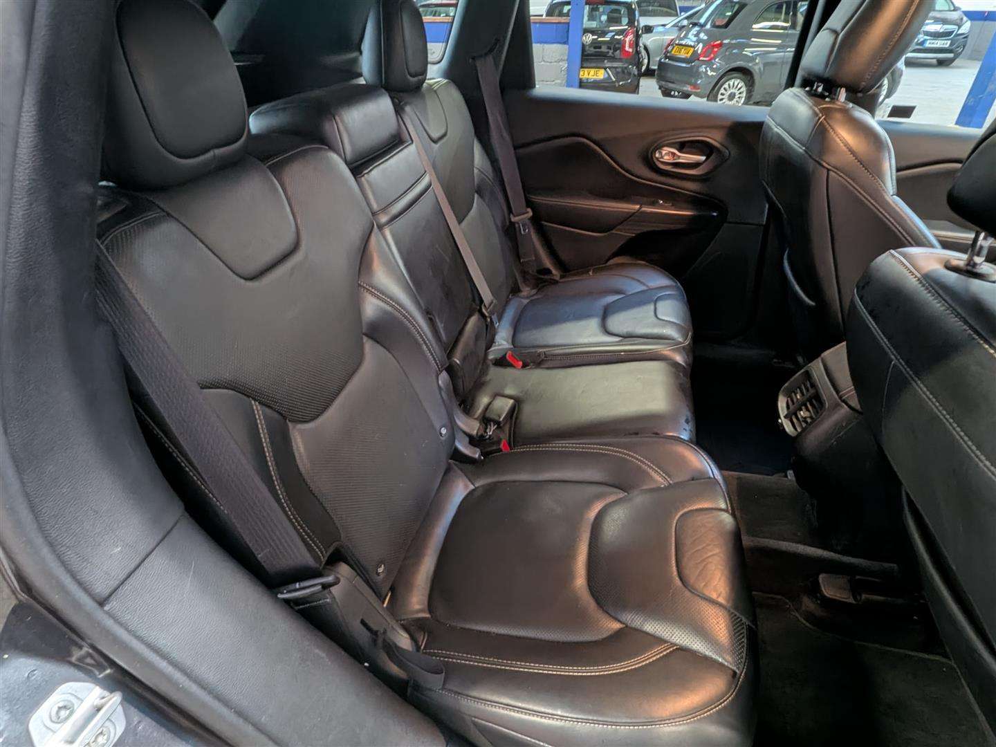 <p>2016 JEEP CHEROKEE LIMITED M-JET 4X</p>