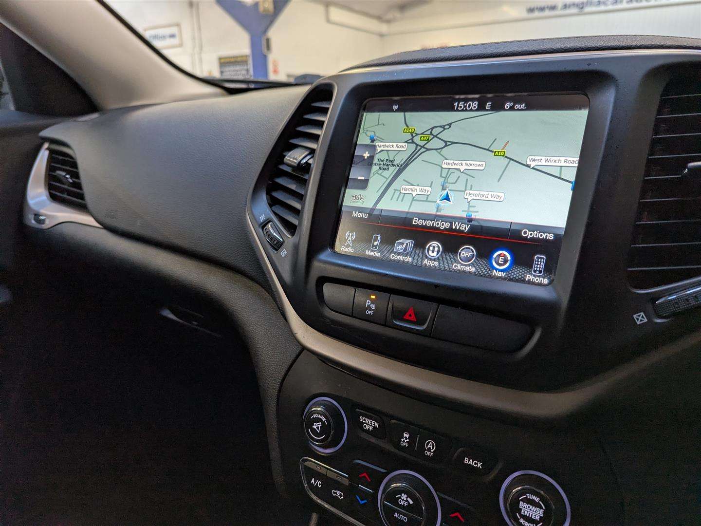 <p>2016 JEEP CHEROKEE LIMITED M-JET 4X</p>