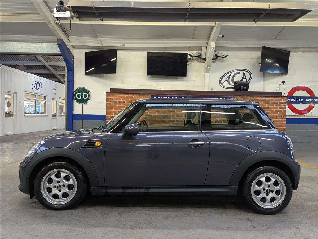 <p>2012 MINI COOPER</p>