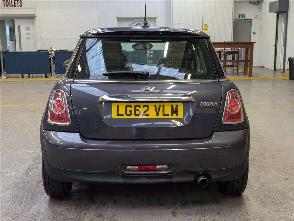 <p>2012 MINI COOPER</p>