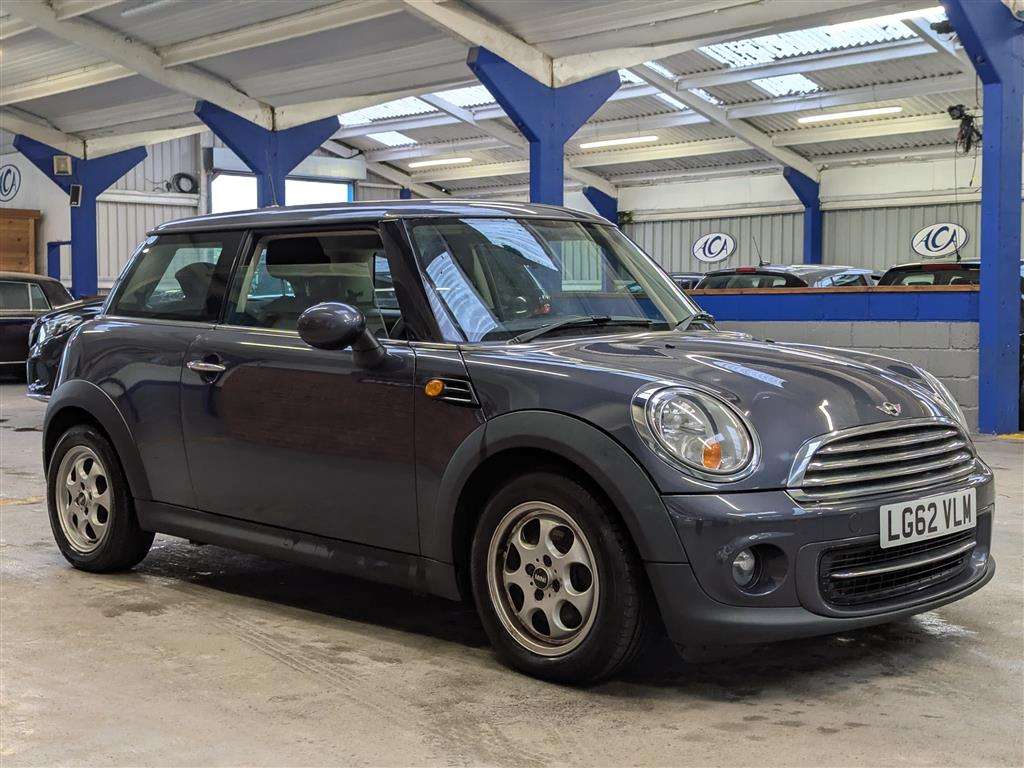 <p>2012 MINI COOPER</p>