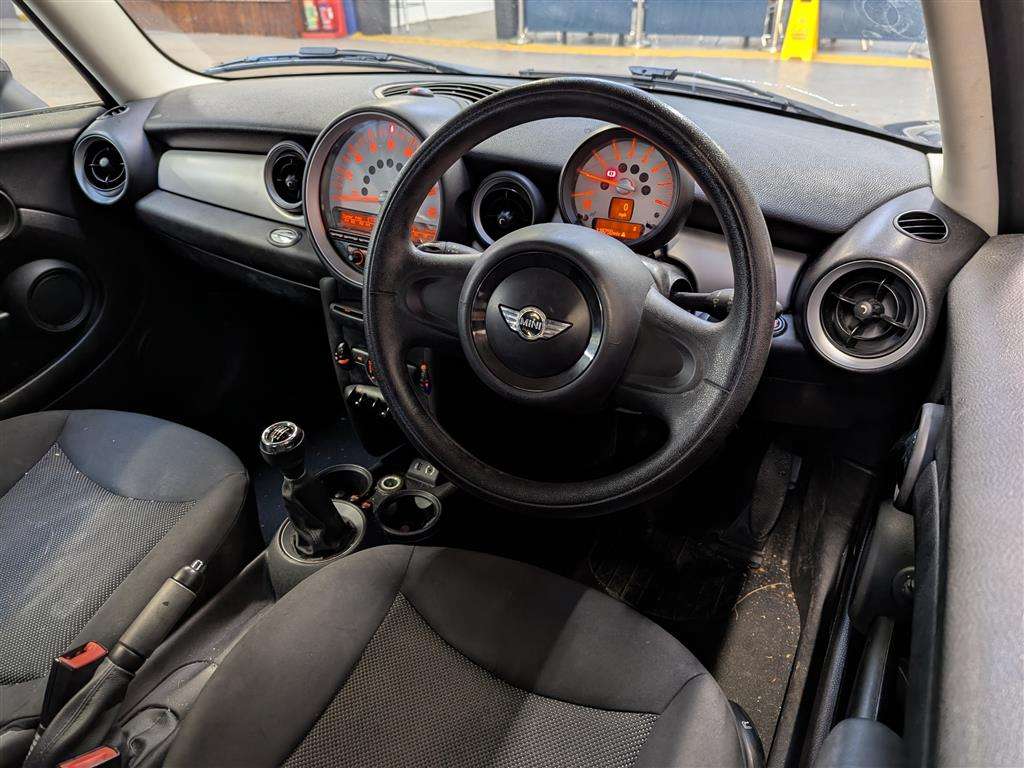 <p>2012 MINI COOPER</p>