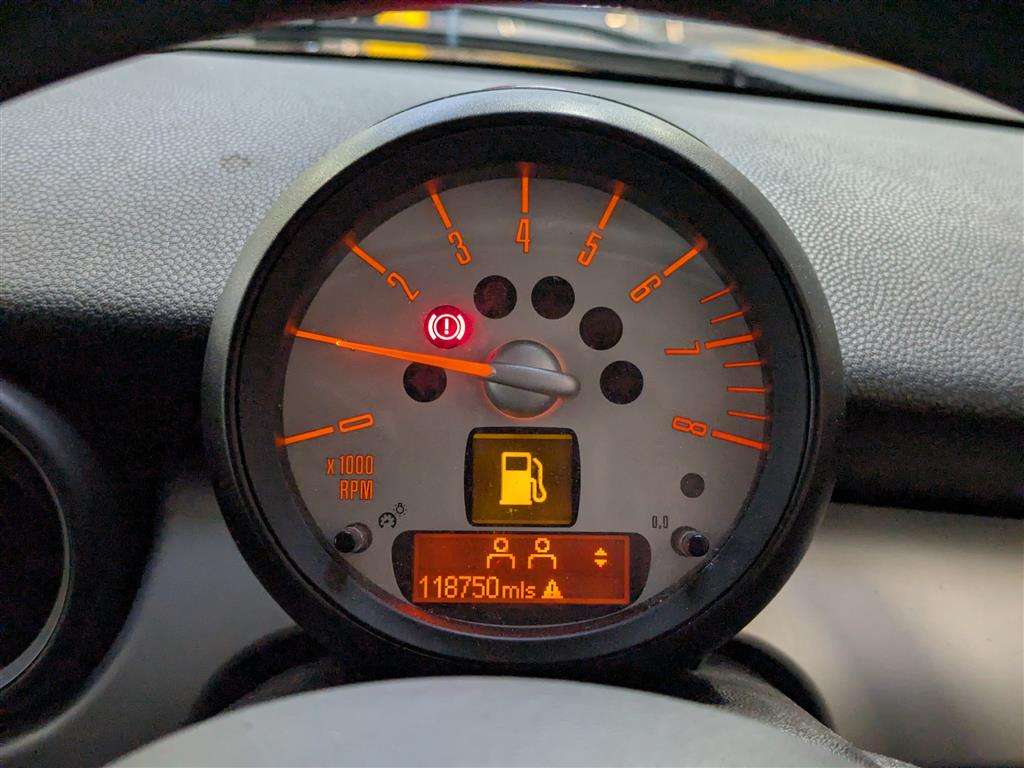 <p>2012 MINI COOPER</p>