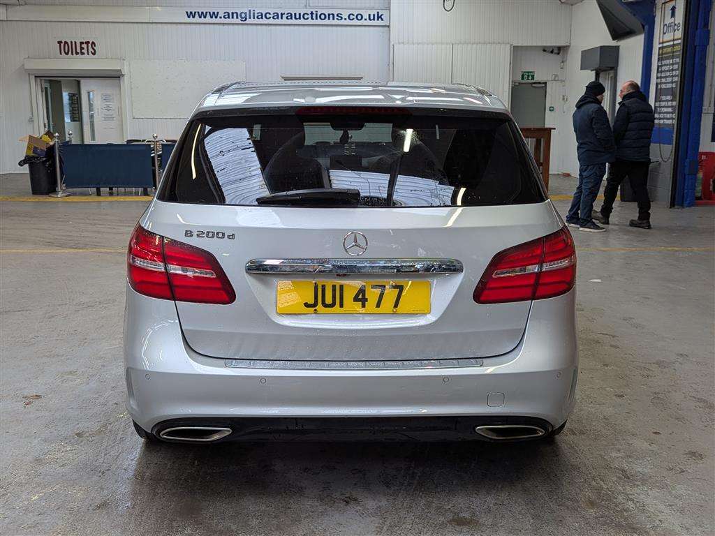 <p>2017 MERCEDES-BENZ B 200 AMG LINE PREMIUM +</p>