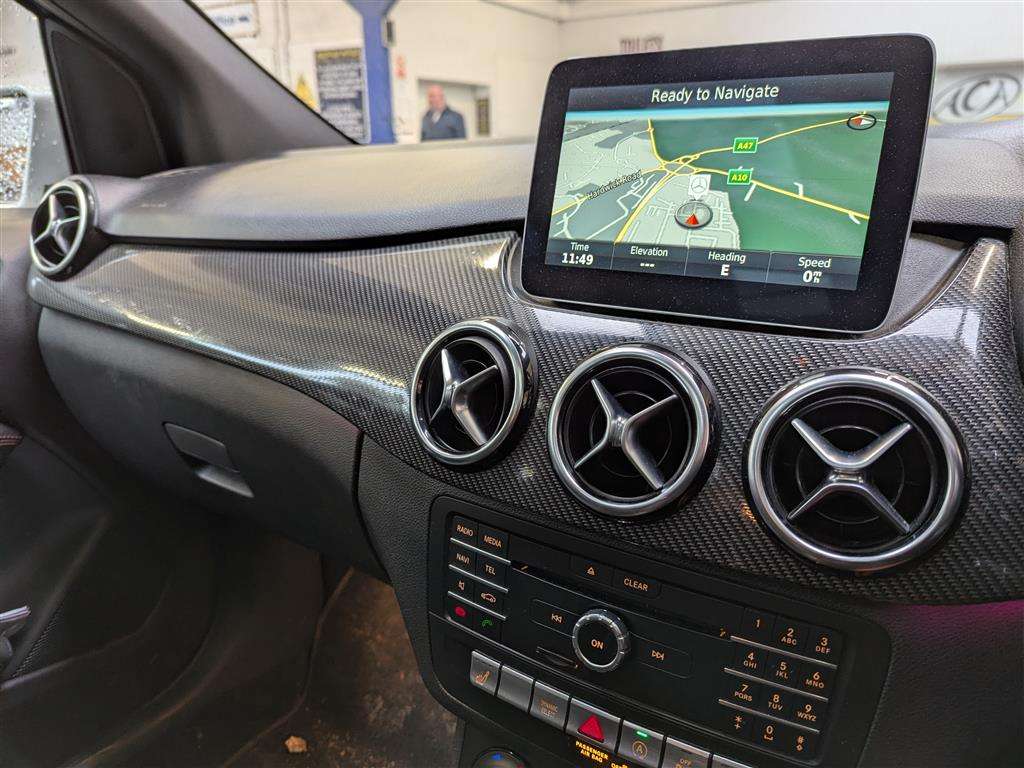 <p>2017 MERCEDES-BENZ B 200 AMG LINE PREMIUM +</p>