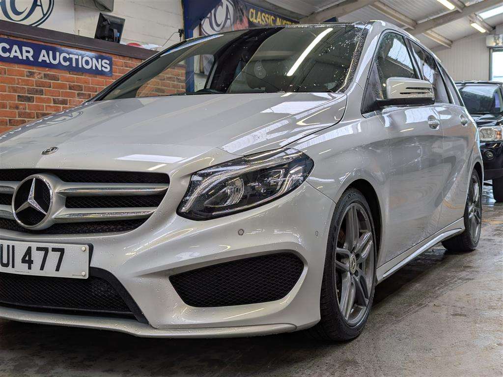 <p>2017 MERCEDES-BENZ B 200 AMG LINE PREMIUM +</p>