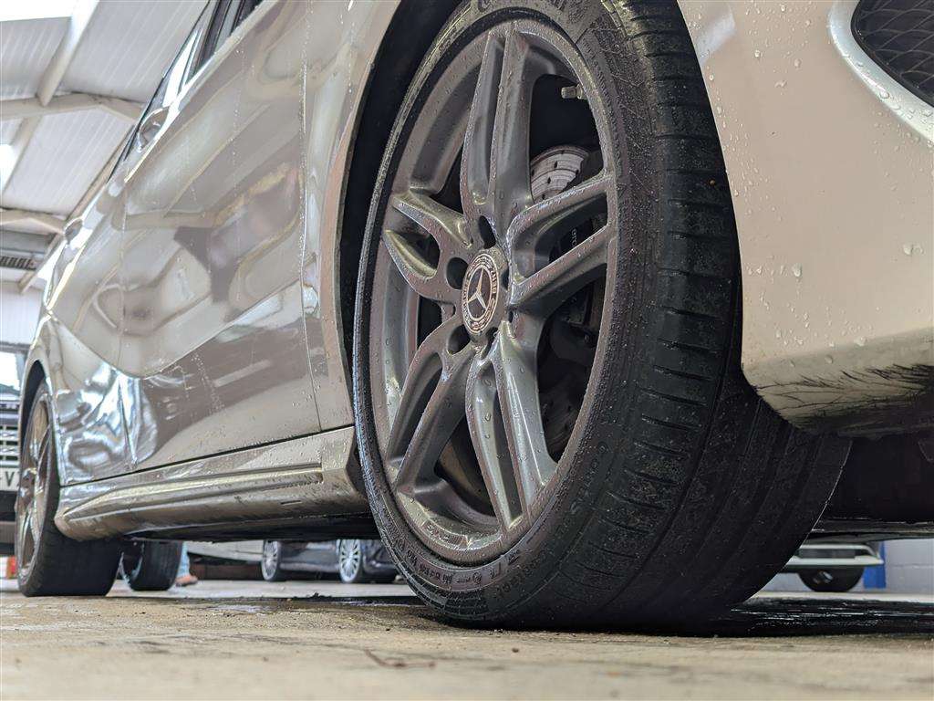 <p>2017 MERCEDES-BENZ B 200 AMG LINE PREMIUM +</p>