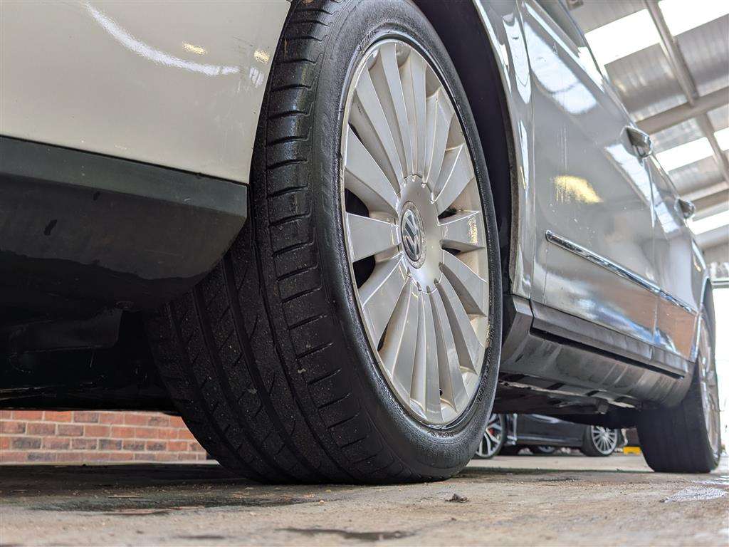 <p>2008 VOLKSWAGEN PASSAT HIGHLINE TDI S-A</p>