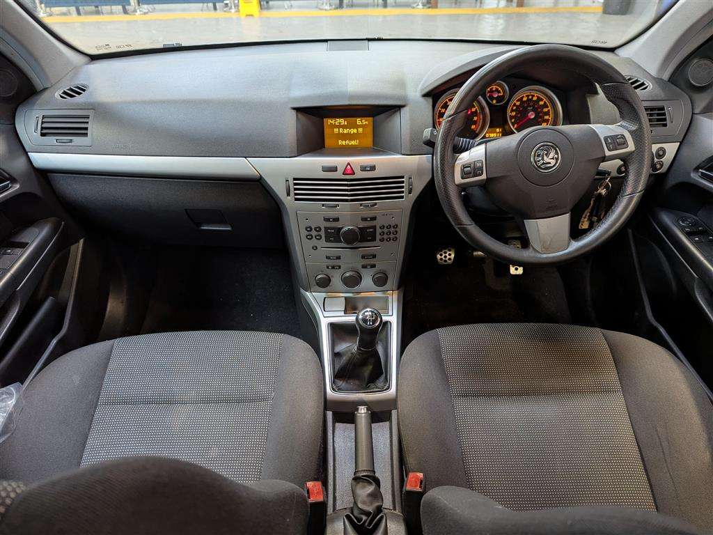 <p>2008 VAUXHALL ASTRA SXI</p>