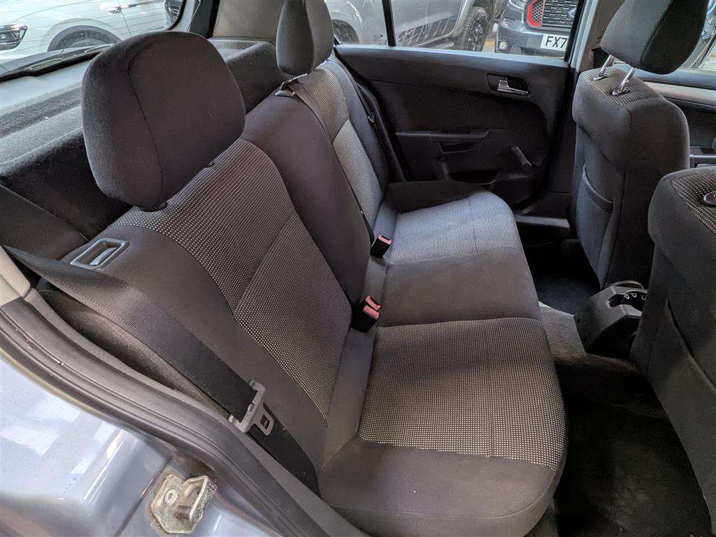 <p>2008 VAUXHALL ASTRA SXI</p>