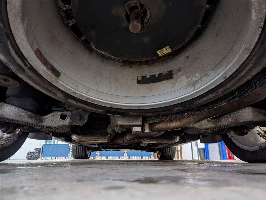 <p>2019 LAND ROVER DISCOVERY LUXURY HSE SD4</p>