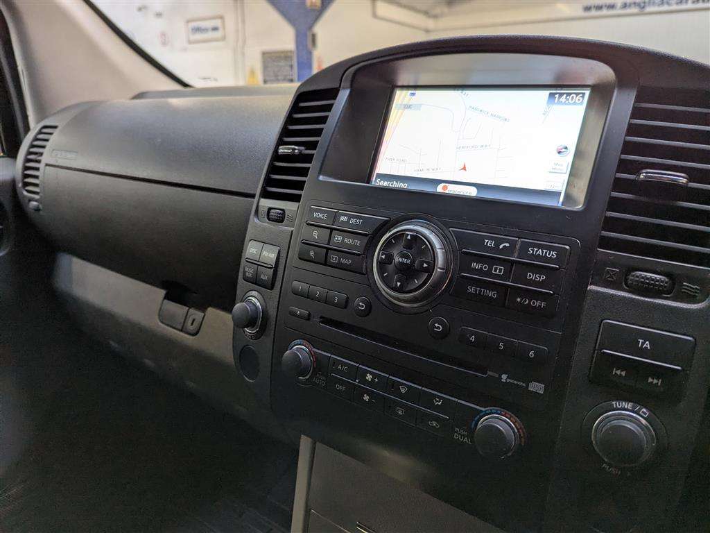 <p>2015 NISSAN NAVARA TEKNA DCI</p>