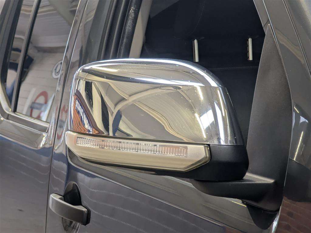 <p>2015 NISSAN NAVARA TEKNA DCI</p>