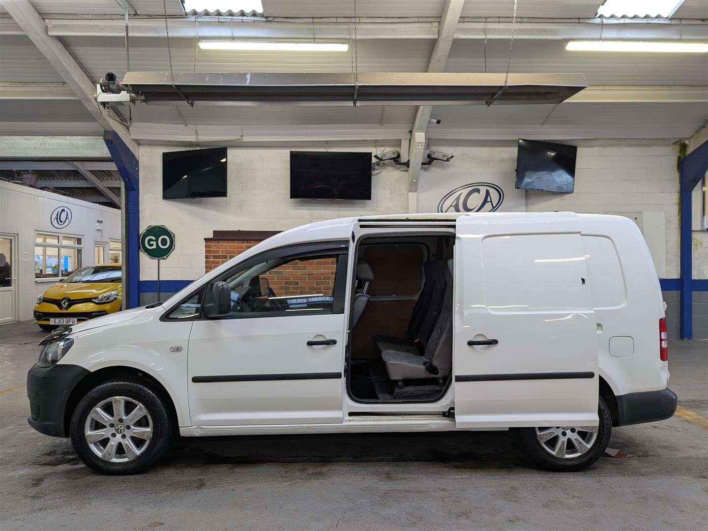 <p>2013 VOLKSWAGEN CADDY MAXI C20 TDI</p>