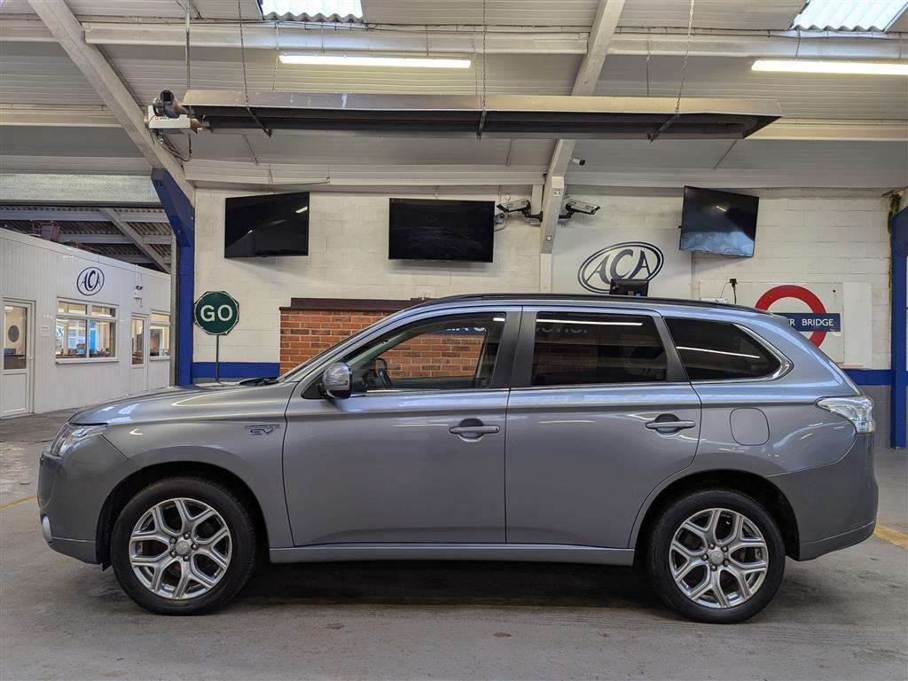 <p>2015 MITSUBISHI OUTLANDER GX 4H PHEV AUTO</p>
