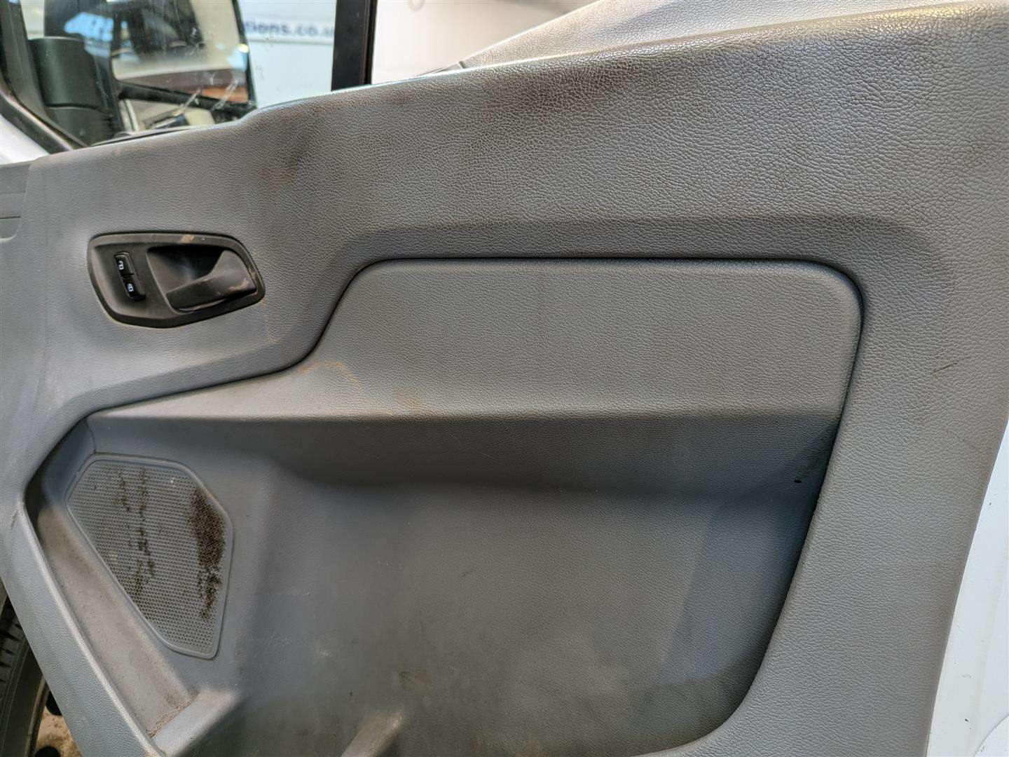 <p>2016 FORD TRANSIT 350 LWB</p>