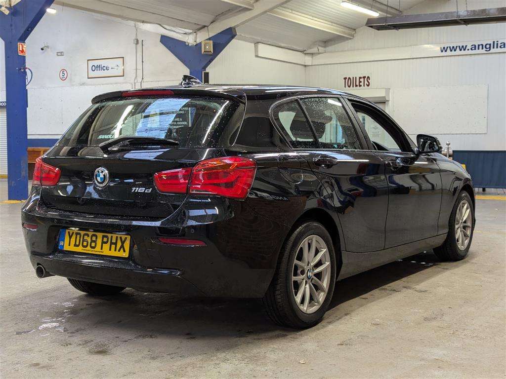 <p>2018 BMW 116D SE BUSINESS</p>