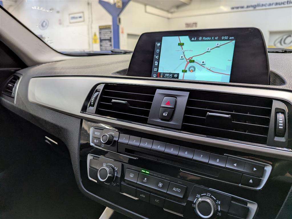 <p>2018 BMW 116D SE BUSINESS</p>