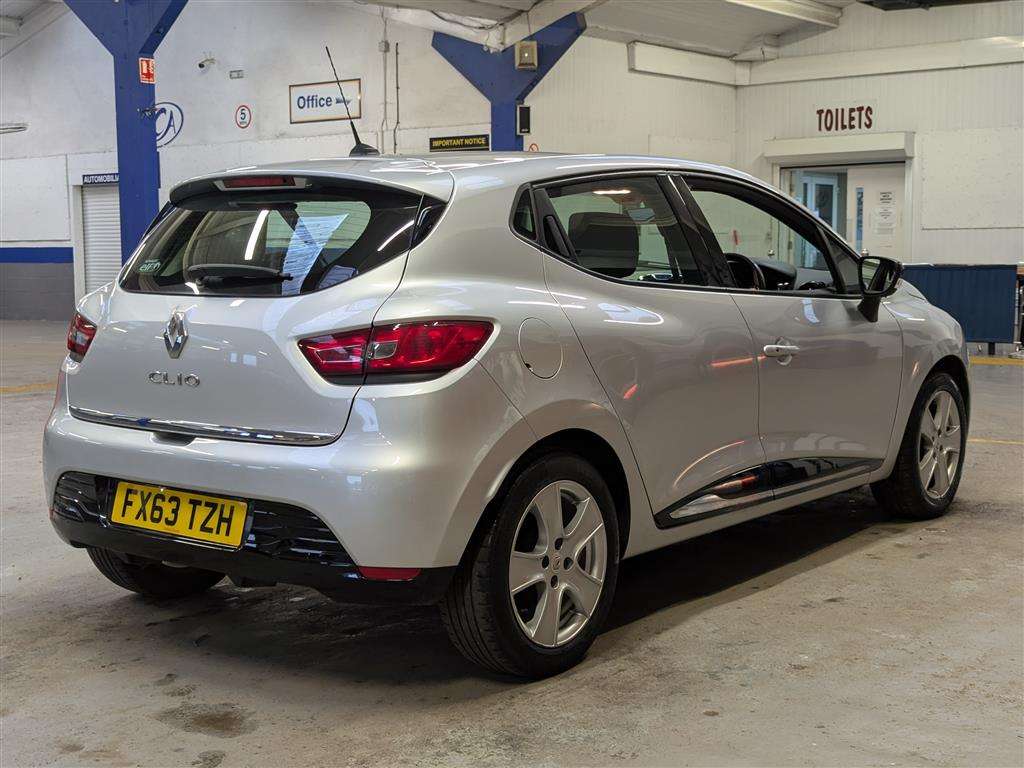 <p>2014 RENAULT CLIO DYNAMIQUE MEDIANAV</p>