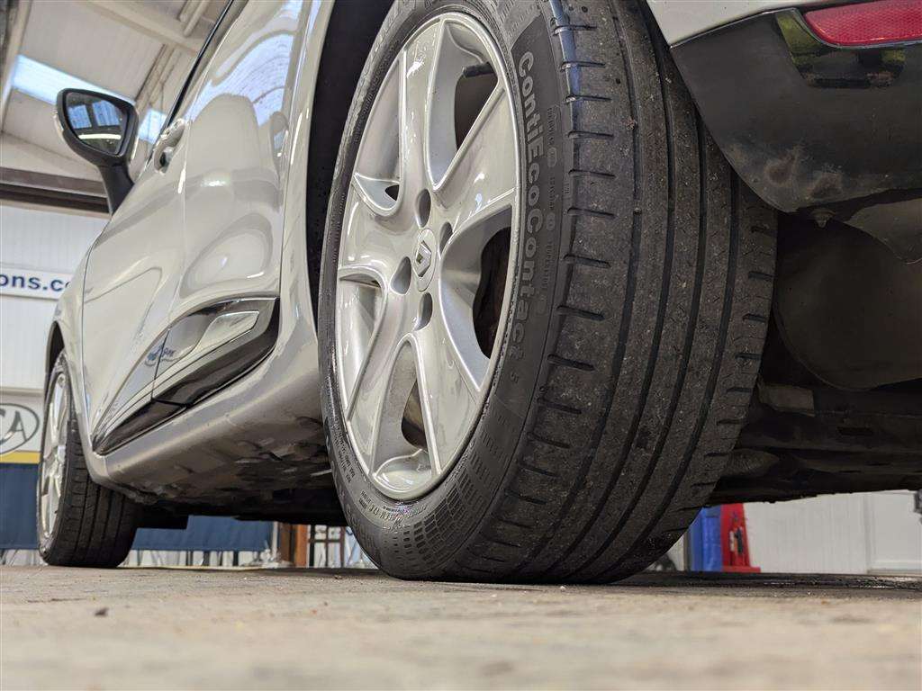 <p>2014 RENAULT CLIO DYNAMIQUE MEDIANAV</p>