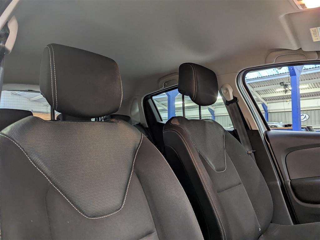 <p>2014 RENAULT CLIO DYNAMIQUE MEDIANAV</p>